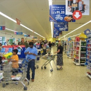 /images/tesco-supermarket-interior-320-240.jpg